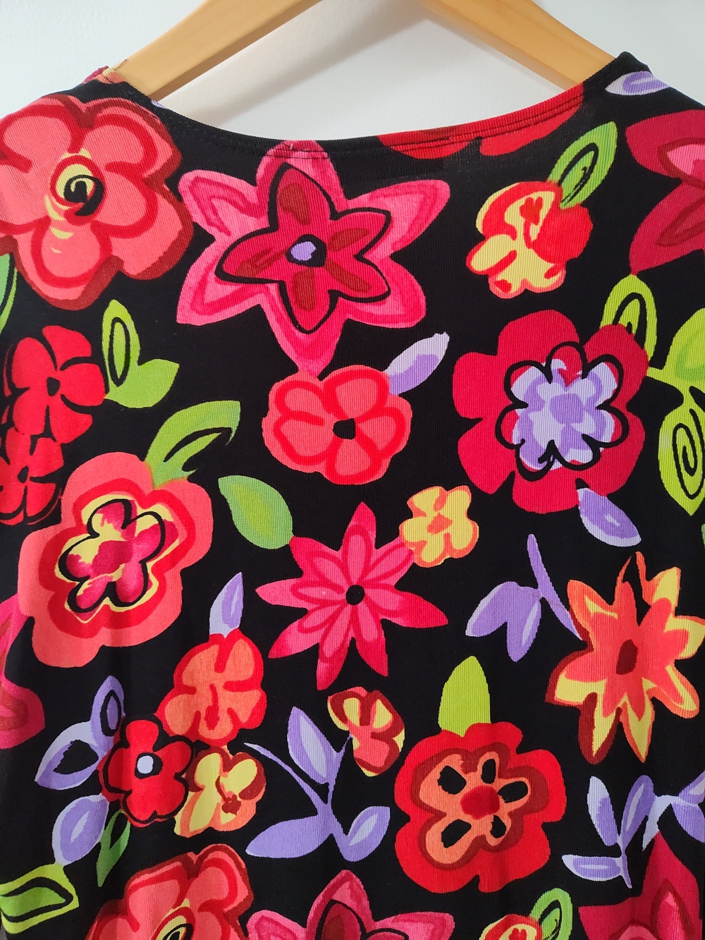 Choices Black Floral V-Neck Tunic with Decorative Brooch Built-in Camisole Vtg - Picture 10 of 14